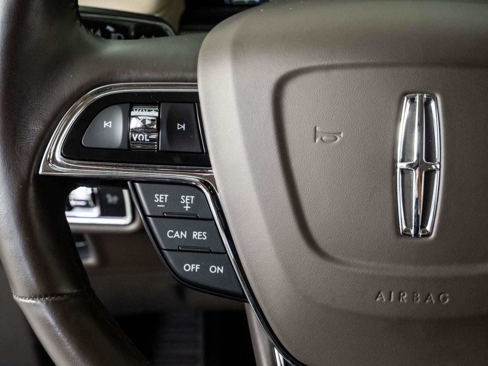 Used 2022 Lincoln Nautilus Reserve AWD/4WD image 9