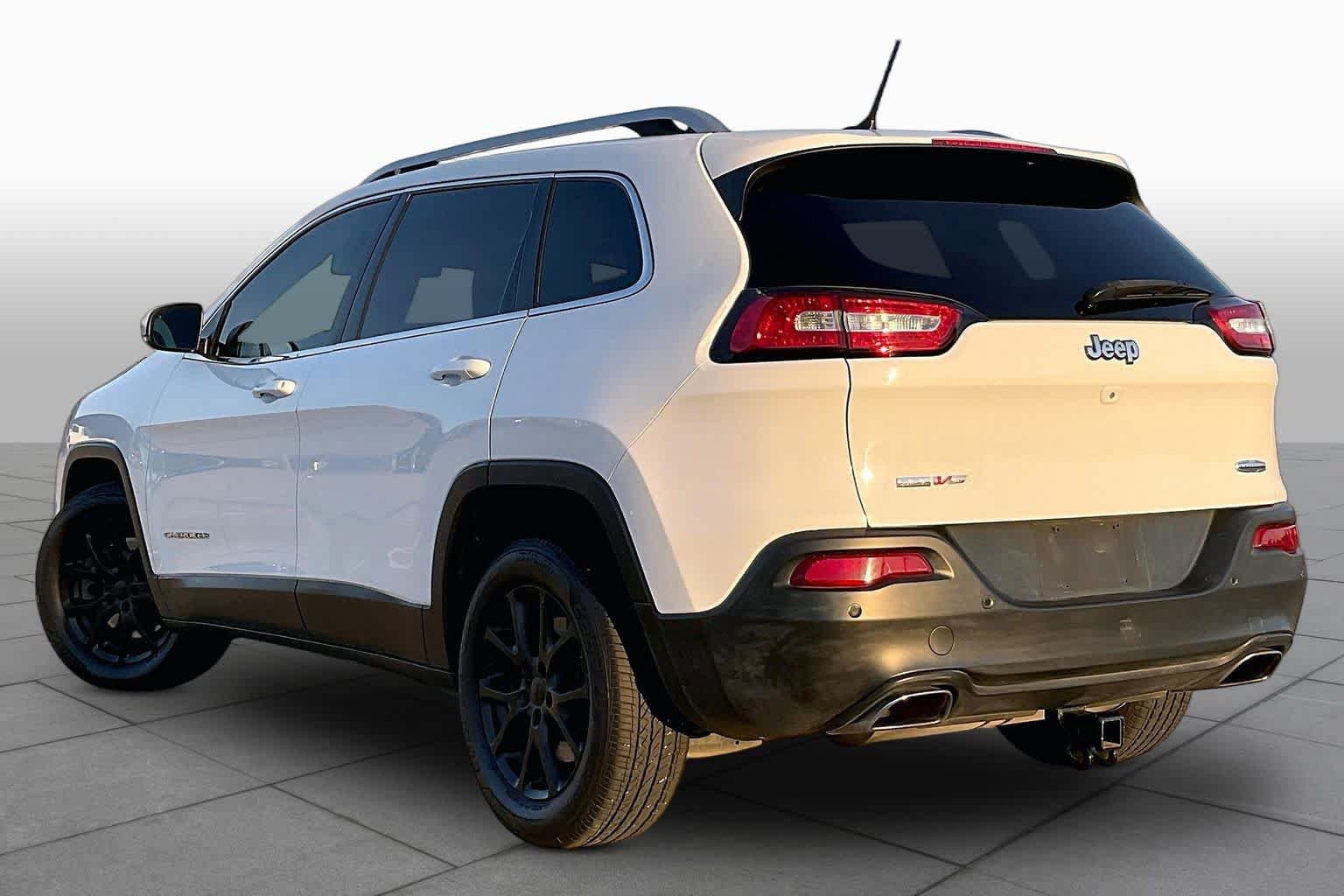 Used 2015 Jeep Cherokee Latitude FWD image 13