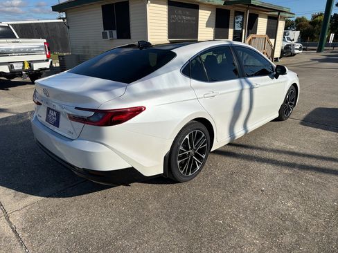 Used 2025 Toyota Camry XLE image 8