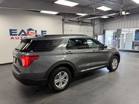 Used 2023 Ford Explorer XLT w/ Equipment Group 202A AWD/4WD image 12