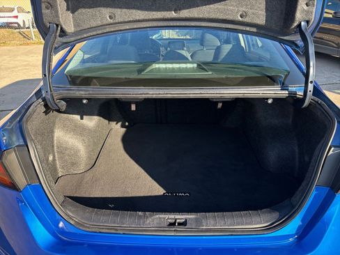 Used 2025 Nissan Altima 2.5 SV image 31