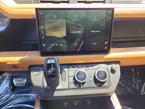 Used 2023 Land Rover Defender 90 X AWD/4WD image 15