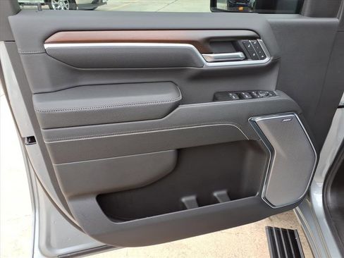 New 2026 GMC Sierra 2500 Denali w/ Denali Reserve Package image 17