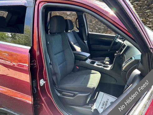 Used 2020 Jeep Grand Cherokee Laredo AWD/4WD image 7