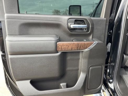 Used 2022 GMC Sierra 2500 Denali w/ Denali Ultimate Package image 23