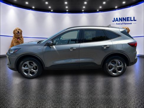 Used 2025 Ford Escape ST-Line Select AWD/4WD image 9