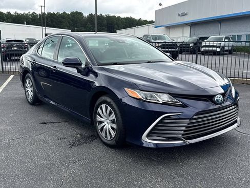 Used 2022 Toyota Camry LE FWD image 4