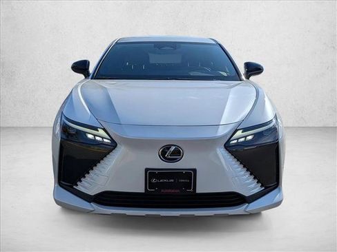 Used 2025 Lexus RZ 300e image 2