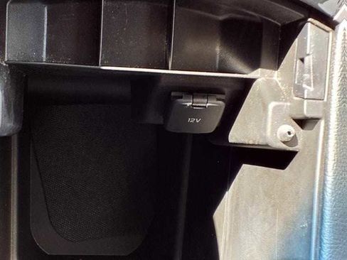 Used 2019 Ford Edge SE image 24