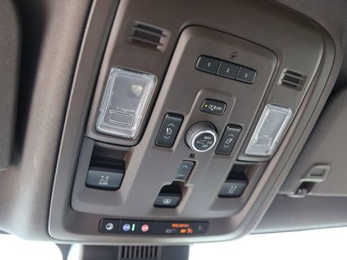 Used 2023 Chevrolet Tahoe Z71 w/ Luxury Package AWD/4WD image 26