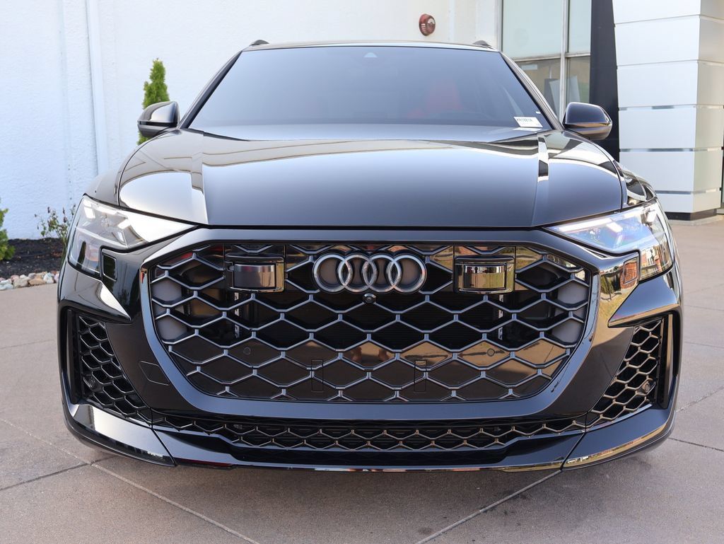 Used 2025 Audi RS Q8 performance AWD/4WD image 2