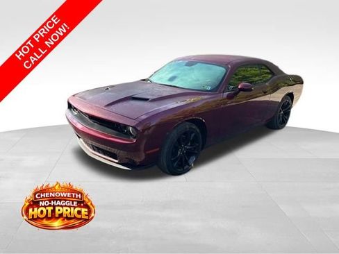 Used 2018 Dodge Challenger SXT w/ Blacktop Package RWD image 2