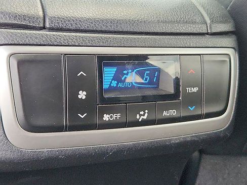 Certified 2019 Toyota Highlander XLE AWD/4WD image 11
