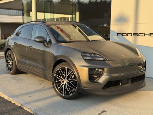 Used 2024 Porsche Macan 4 Electric image 16