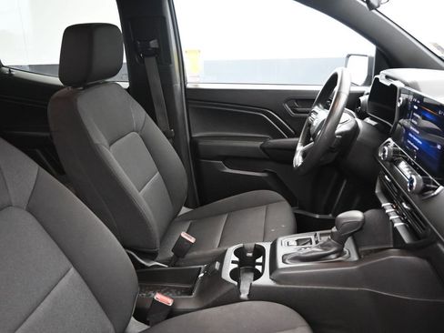 Used 2024 Chevrolet Colorado W/T image 12