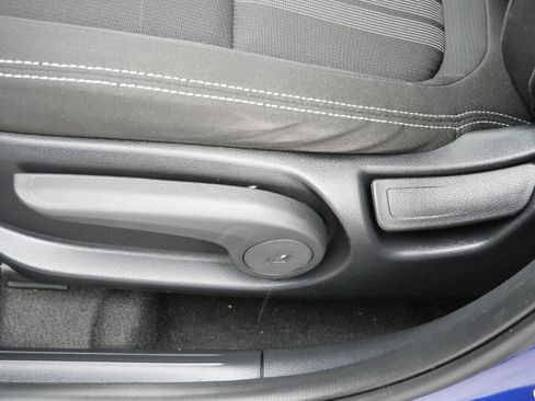 Certified 2022 Hyundai Venue SEL w/ Cargo Package image 20