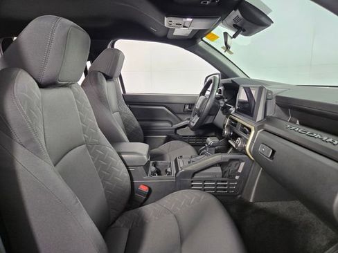Used 2025 Toyota Tacoma SR image 15