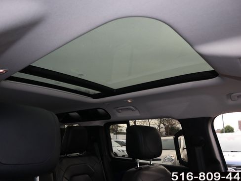 Used 2020 Land Rover Defender 110 S image 32