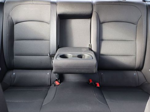 Used 2018 Chevrolet Malibu LT image 34