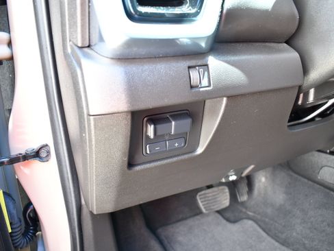 Used 2024 GMC Canyon Elevation w/ Convenience Package RWD image 15