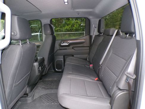 Used 2023 Chevrolet Silverado 1500 RST AWD/4WD image 19