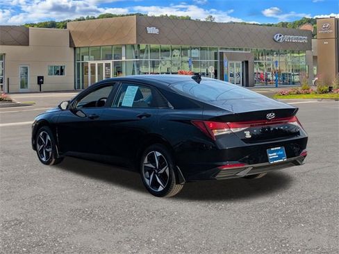 Certified 2023 Hyundai Elantra SEL w/ Convenience Package image 5