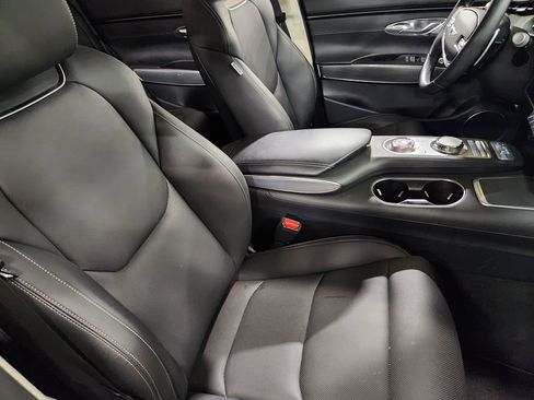 Used 2024 Genesis GV70 2.5T w/ Select Package image 32