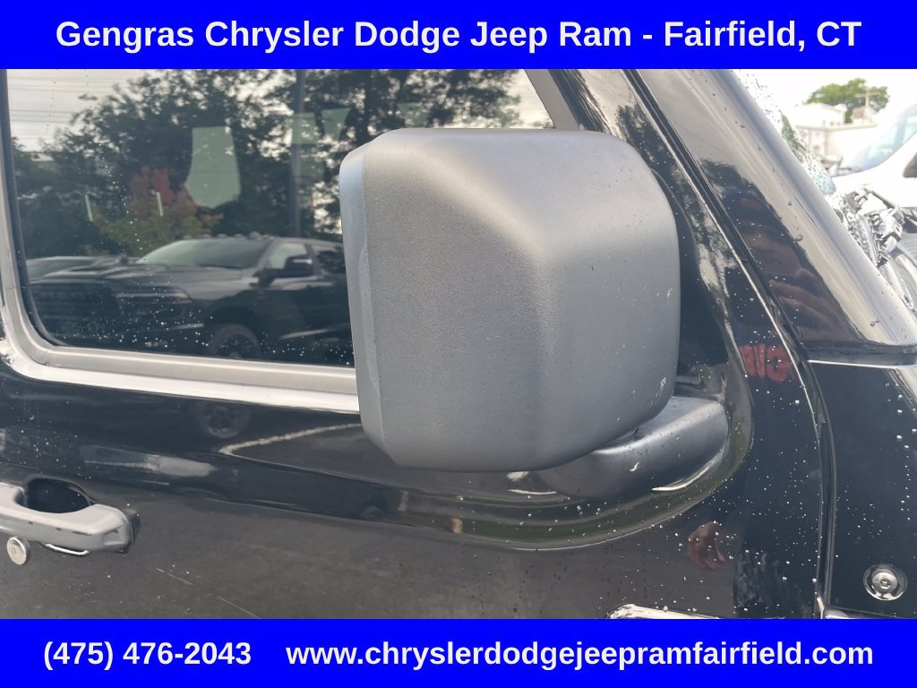 Used 2024 Jeep Wrangler Unlimited w/ Convenience Group AWD/4WD image 18