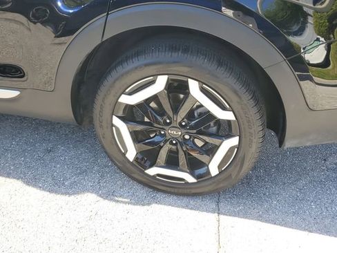 Certified 2023 Kia Telluride EX w/ EX Captain's Chair Package image 5