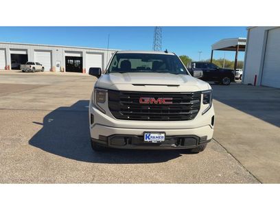New 2026 GMC Sierra 1500 Pro w/ Graphite Edition