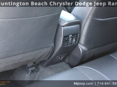 Used 2023 Toyota Corolla Cross XLE image 31