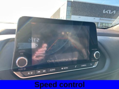 Used 2023 Nissan Rogue SV image 13