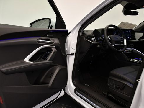 Certified 2025 Audi Q5 Premium Plus w/ Premium Plus image 36