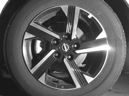 Used 2025 Nissan Sentra SV FWD image 12