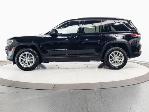 Used 2024 Jeep Grand Cherokee Laredo X w/ Luxury Tech Group I AWD/4WD image 7