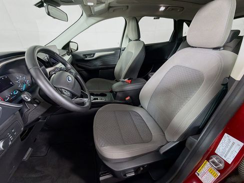 Used 2022 Ford Escape SE w/ SE Sport Appearance Package image 12