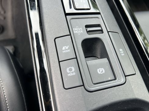 Used 2026 Toyota Prius XLE FWD image 24