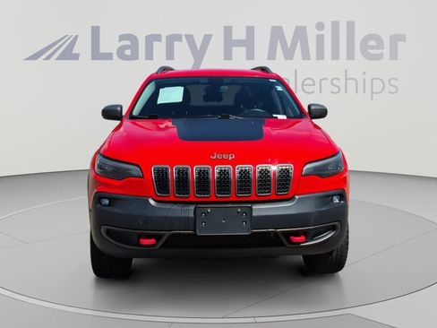 Used 2019 Jeep Cherokee Trailhawk w/ Cold Weather Group AWD/4WD image 8