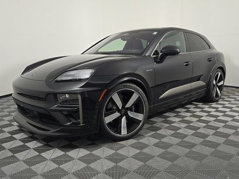 Certified 2025 Porsche Macan Turbo Electric AWD/4WD image 1