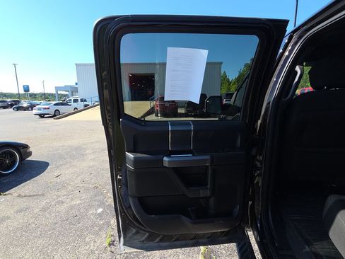 Used 2019 Ford F150 XLT w/ Equipment Group 302A Luxury AWD/4WD image 12