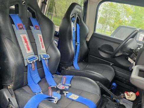 Used 2000 Jeep Wrangler Sport image 9