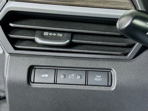 Used 2025 Nissan Altima 2.5 SV image 17