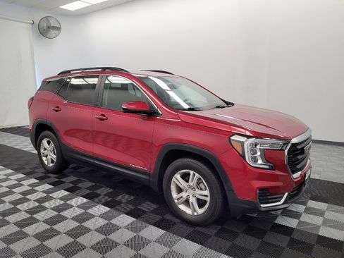 Used 2022 GMC Terrain SLE w/ Driver Convenience Package image 11