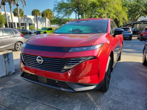 Used 2025 Nissan Murano SV image 2