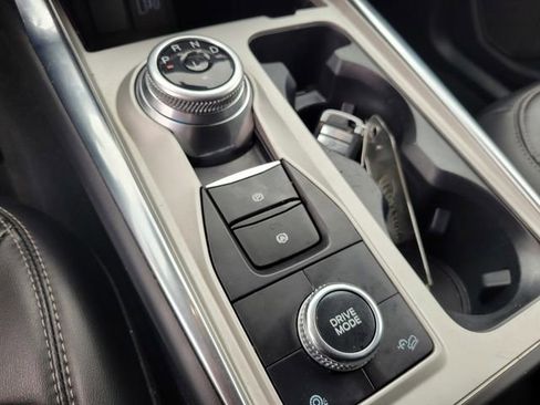 Certified 2022 Ford Explorer XLT w/ Equipment Group 202A image 25