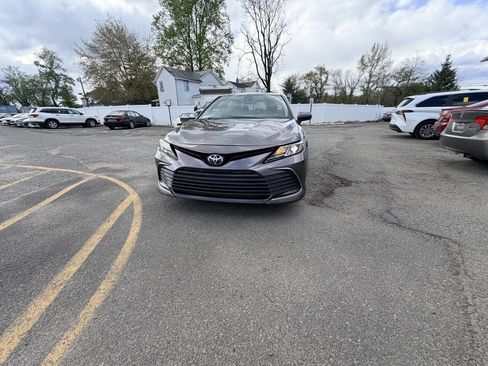 Used 2021 Toyota Camry LE image 12