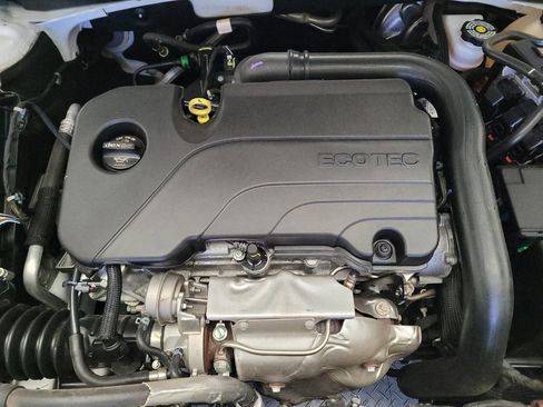 Used 2022 Chevrolet Malibu LT FWD image 30