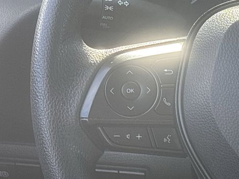 Used 2022 Toyota Corolla LE image 23