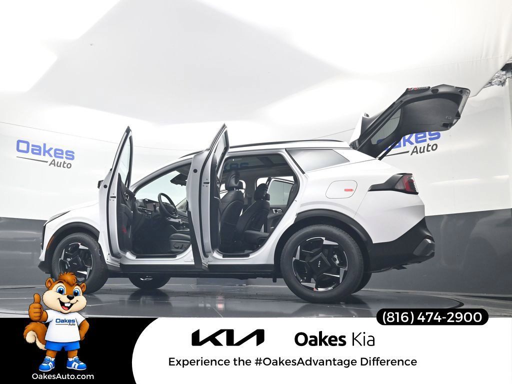 Certified 2026 Kia Sportage EX w/ EX Panorama Roof Package FWD image 61