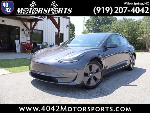 Used 2023 Tesla Model 3 Standard Range RWD image 1